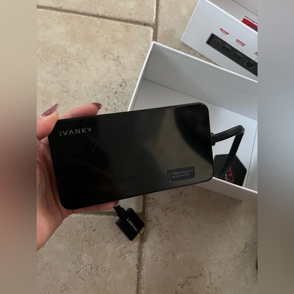 iVANKY FusionDock 1 MacBook Docking Station Pro 12 In 2, with 180W Power Adapter - Picture 3 of 4